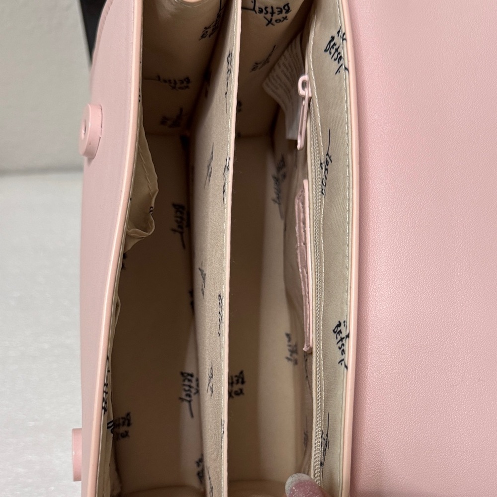 🧸💖 Betsey Johnson Pink Mini Bag with Bear Accents – NWT – Super Cute & Rare! - Picture 7 of 13